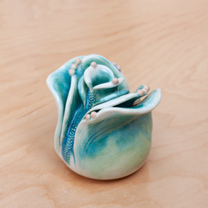 Petal Bud Vase in Coral 02